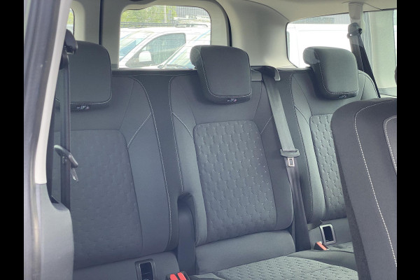 Ford Transit Custom 340 2.5 PHEV L2H1 Limited 233pk | Kombi | Incl. BTW/BPM | Dubbele zijschuifdeur | Privacy Glass | Inklapbare trekhaak | 17 inch lichtmetalen velgen | Driver Assistance Pack Premium | Verwarmbaar stuurwiel