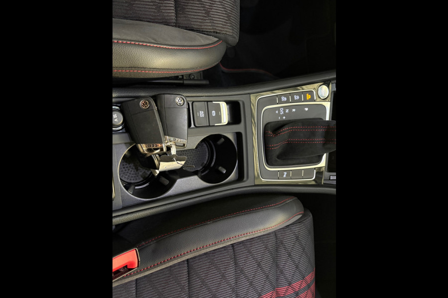 Volkswagen Golf 2.0 TSI GTI TCR/PANO/Keyless/Cam/Sfeerverlichting