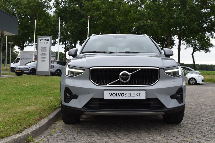 Volvo XC40 B4 211PK Automaat Core Bright Trekhaak | ACC | Blis | Camera | Stoelverwarming