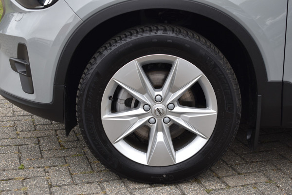 Volvo XC40 B4 211PK Automaat Core Bright Trekhaak | ACC | Blis | Camera | Stoelverwarming