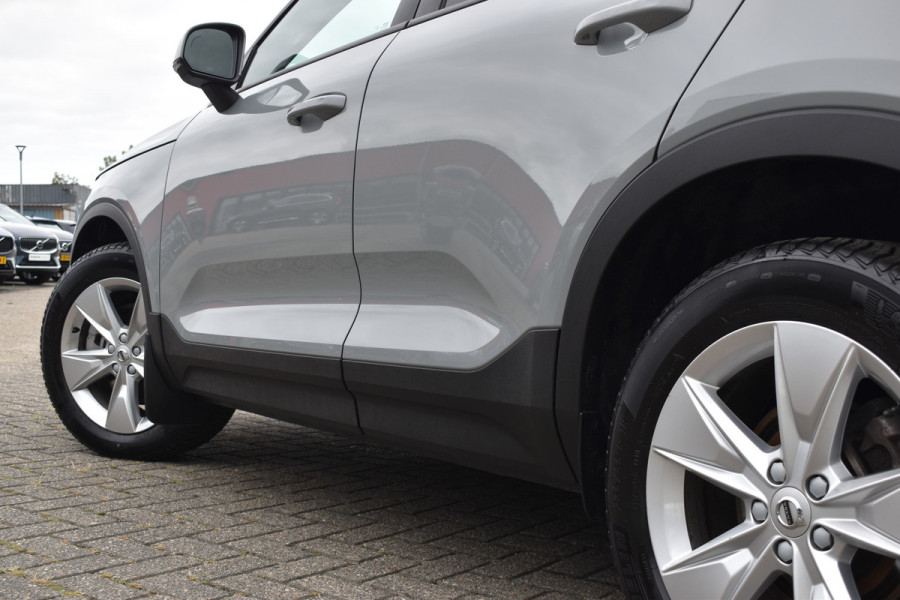 Volvo XC40 B4 211PK Automaat Core Bright Trekhaak | ACC | Blis | Camera | Stoelverwarming