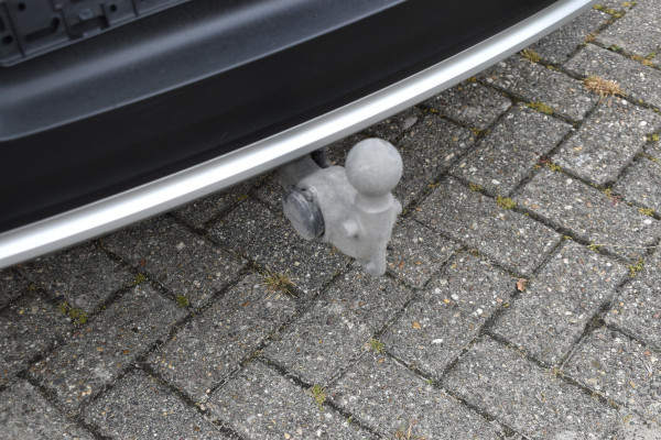 Volvo XC40 B4 211PK Automaat Core Bright Trekhaak | ACC | Blis | Camera | Stoelverwarming