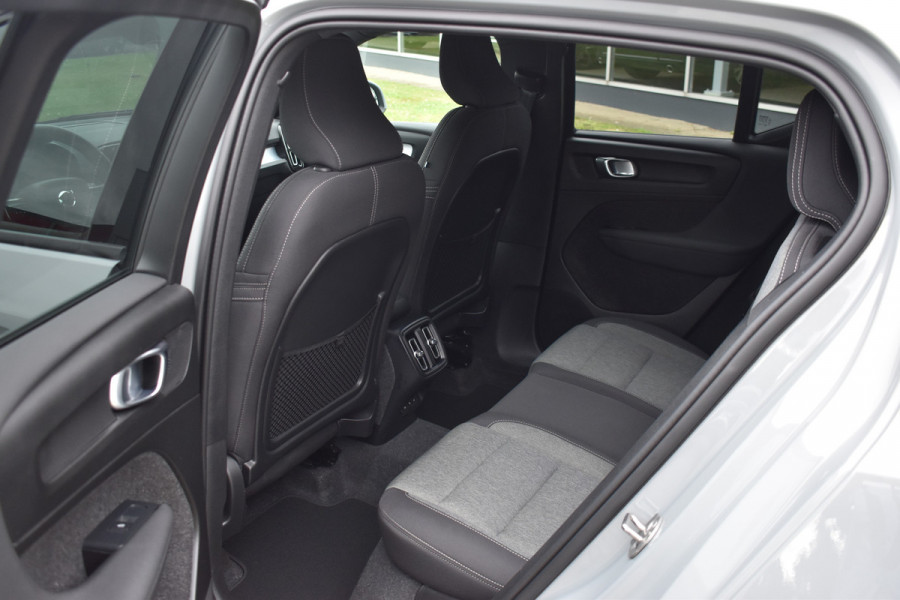 Volvo XC40 B4 211PK Automaat Core Bright Trekhaak | ACC | Blis | Camera | Stoelverwarming