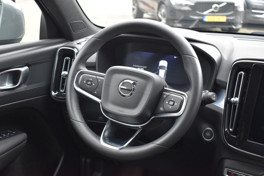 Volvo XC40 B4 211PK Automaat Core Bright Trekhaak | ACC | Blis | Camera | Stoelverwarming