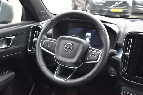 Volvo XC40 B4 211PK Automaat Core Bright Trekhaak | ACC | Blis | Camera | Stoelverwarming