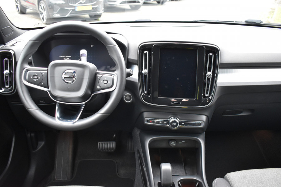 Volvo XC40 B4 211PK Automaat Core Bright Trekhaak | ACC | Blis | Camera | Stoelverwarming