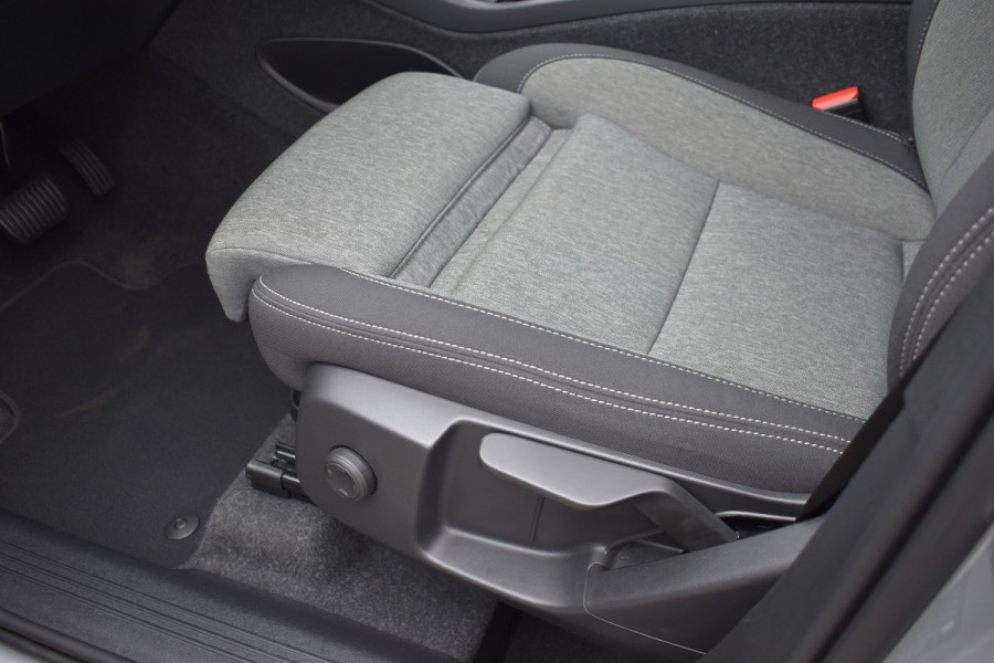 Volvo XC40 B4 211PK Automaat Core Bright Trekhaak | ACC | Blis | Camera | Stoelverwarming