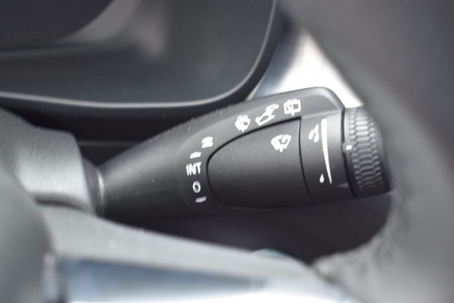 Volvo XC40 B4 211PK Automaat Core Bright Trekhaak | ACC | Blis | Camera | Stoelverwarming
