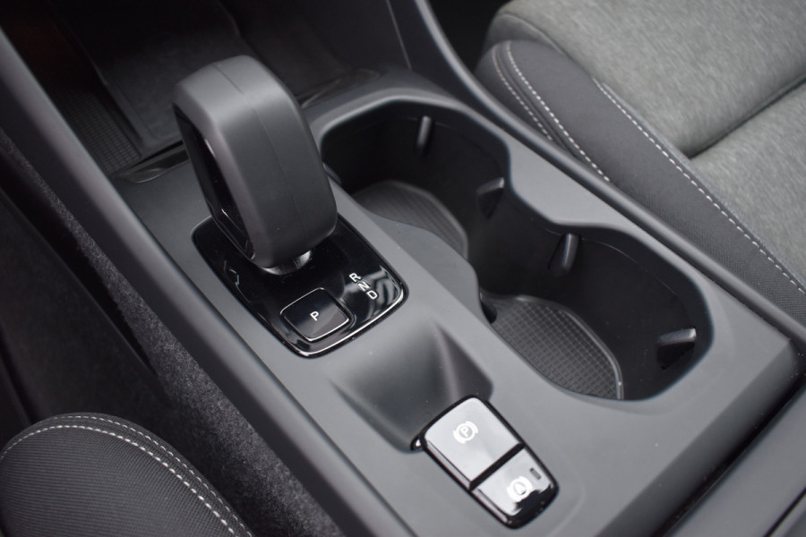 Volvo XC40 B4 211PK Automaat Core Bright Trekhaak | ACC | Blis | Camera | Stoelverwarming