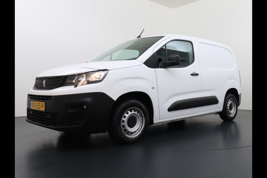 Peugeot Partner 1.5 BlueHDI Premium Euro 6 Navi PDC Apple Carplay Android Mirror-Link Airco Cruise Control Bluetooth Led PDC Connected services Betonplex Lat om Lat betimmering Schuifdeur Wifi 1e Eigenaar Euro 6