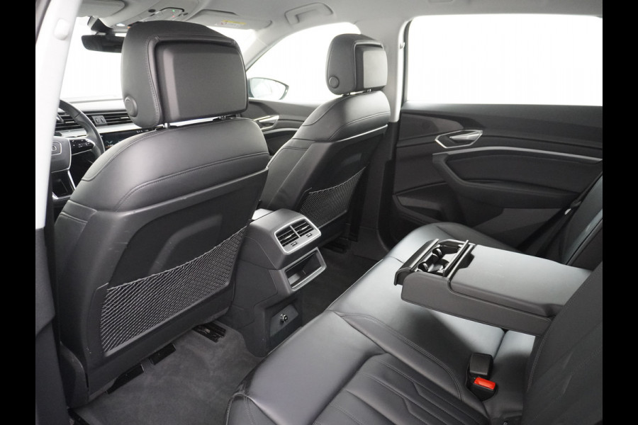 Audi e-tron 55 Quattro 408pk 95kWh Luchtvering Adaptive-Cruise Apple Carplay Android Trekhaak Elektr.Stoel+Leder+Verwarmd+Geheugen Lmv 21" C Keyless Audi sound system Lane-Assist Audi-smartphone-interface Rijstrooksensor Wifi Fase 3 Laden Origineel Nederlandse auto Nieuwprijs €90.527,-