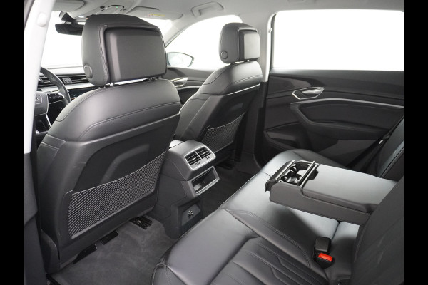 Audi e-tron 55 Quattro 408pk 95kWh Luchtvering Adaptive-Cruise Apple Carplay Android Trekhaak Elektr.Stoel+Leder+Verwarmd+Geheugen Lmv 21" C Keyless Audi sound system Lane-Assist Audi-smartphone-interface Rijstrooksensor Wifi Fase 3 Laden Origineel Nederlandse auto Nieuwprijs €90.527,-