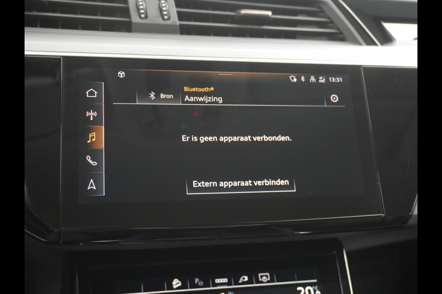 Audi e-tron 55 Quattro 408pk 95kWh Luchtvering Adaptive-Cruise Apple Carplay Android Trekhaak Elektr.Stoel+Leder+Verwarmd+Geheugen Lmv 21" C Keyless Audi sound system Lane-Assist Audi-smartphone-interface Rijstrooksensor Wifi Fase 3 Laden Origineel Nederlandse auto Nieuwprijs €90.527,-