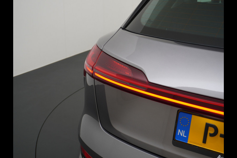 Audi e-tron 55 Quattro 408pk 95kWh Luchtvering Adaptive-Cruise Apple Carplay Android Trekhaak Elektr.Stoel+Leder+Verwarmd+Geheugen Lmv 21" C Keyless Audi sound system Lane-Assist Audi-smartphone-interface Rijstrooksensor Wifi Fase 3 Laden Origineel Nederlandse auto Nieuwprijs €90.527,-