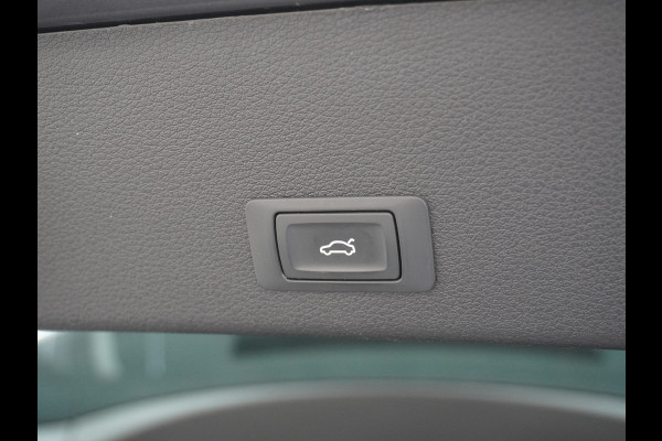 Audi e-tron 55 Quattro 408pk 95kWh Luchtvering Adaptive-Cruise Apple Carplay Android Trekhaak Elektr.Stoel+Leder+Verwarmd+Geheugen Lmv 21" C Keyless Audi sound system Lane-Assist Audi-smartphone-interface Rijstrooksensor Wifi Fase 3 Laden Origineel Nederlandse auto Nieuwprijs €90.527,-