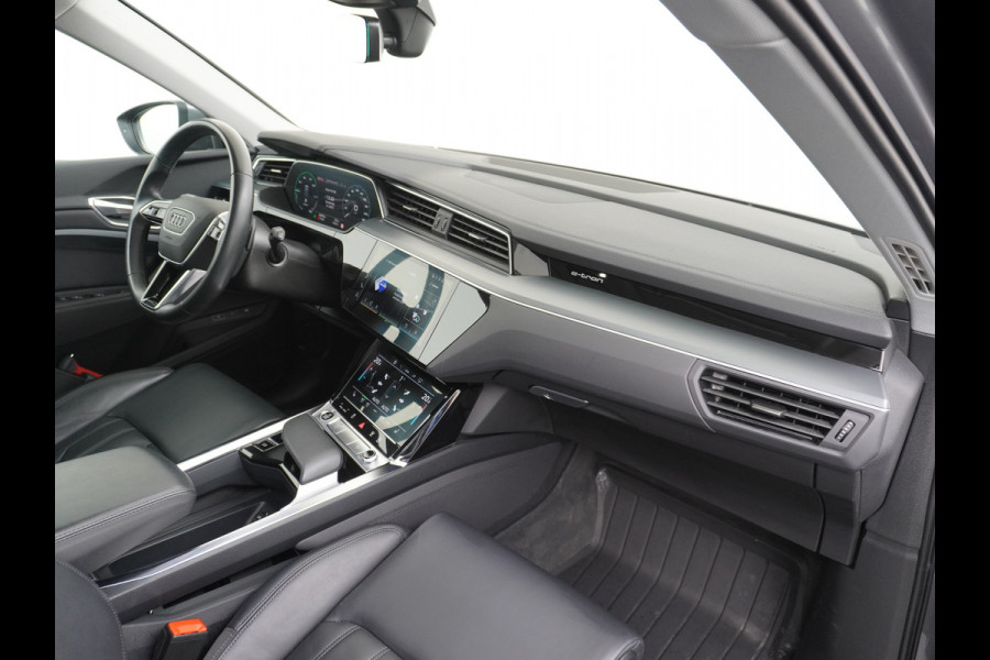 Audi e-tron 55 Quattro 408pk 95kWh Luchtvering Adaptive-Cruise Apple Carplay Android Trekhaak Elektr.Stoel+Leder+Verwarmd+Geheugen Lmv 21" C Keyless Audi sound system Lane-Assist Audi-smartphone-interface Rijstrooksensor Wifi Fase 3 Laden Origineel Nederlandse auto Nieuwprijs €90.527,-