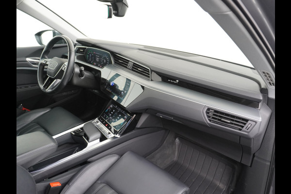 Audi e-tron 55 Quattro 408pk 95kWh Luchtvering Adaptive-Cruise Apple Carplay Android Trekhaak Elektr.Stoel+Leder+Verwarmd+Geheugen Lmv 21" C Keyless Audi sound system Lane-Assist Audi-smartphone-interface Rijstrooksensor Wifi Fase 3 Laden Origineel Nederlandse auto Nieuwprijs €90.527,-