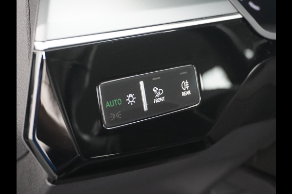 Audi e-tron 55 Quattro 408pk 95kWh Luchtvering Adaptive-Cruise Apple Carplay Android Trekhaak Elektr.Stoel+Leder+Verwarmd+Geheugen Lmv 21" C Keyless Audi sound system Lane-Assist Audi-smartphone-interface Rijstrooksensor Wifi Fase 3 Laden Origineel Nederlandse auto Nieuwprijs €90.527,-