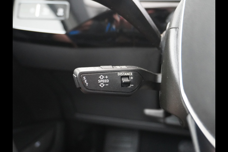 Audi e-tron 55 Quattro 408pk 95kWh Luchtvering Adaptive-Cruise Apple Carplay Android Trekhaak Elektr.Stoel+Leder+Verwarmd+Geheugen Lmv 21" C Keyless Audi sound system Lane-Assist Audi-smartphone-interface Rijstrooksensor Wifi Fase 3 Laden Origineel Nederlandse auto Nieuwprijs €90.527,-