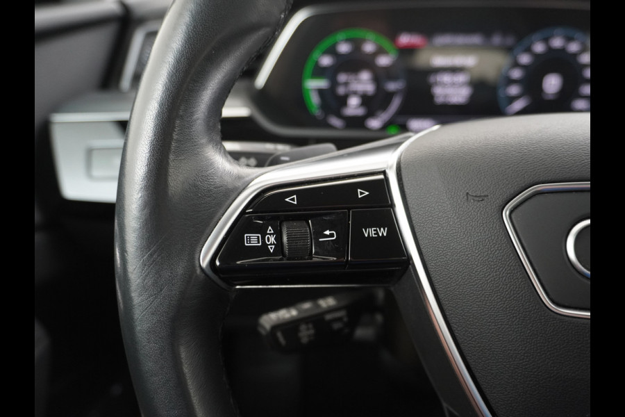 Audi e-tron 55 Quattro 408pk 95kWh Luchtvering Adaptive-Cruise Apple Carplay Android Trekhaak Elektr.Stoel+Leder+Verwarmd+Geheugen Lmv 21" C Keyless Audi sound system Lane-Assist Audi-smartphone-interface Rijstrooksensor Wifi Fase 3 Laden Origineel Nederlandse auto Nieuwprijs €90.527,-