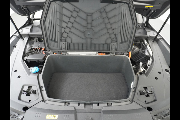 Audi e-tron 55 Quattro 408pk 95kWh Luchtvering Adaptive-Cruise Apple Carplay Android Trekhaak Elektr.Stoel+Leder+Verwarmd+Geheugen Lmv 21" C Keyless Audi sound system Lane-Assist Audi-smartphone-interface Rijstrooksensor Wifi Fase 3 Laden Origineel Nederlandse auto Nieuwprijs €90.527,-