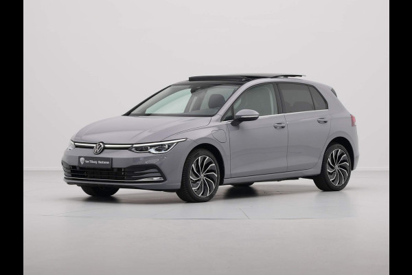 Volkswagen Golf 1.4 eHybrid 204pk Style Panorama Navigatie Camera Massage Demo RV