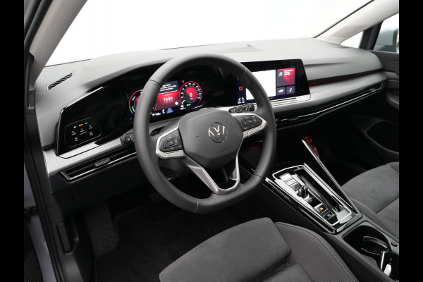 Volkswagen Golf 1.4 eHybrid 204pk Style Panorama Navigatie Camera Massage Demo RV