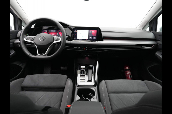 Volkswagen Golf 1.4 eHybrid 204pk Style Panorama Navigatie Camera Massage Demo RV