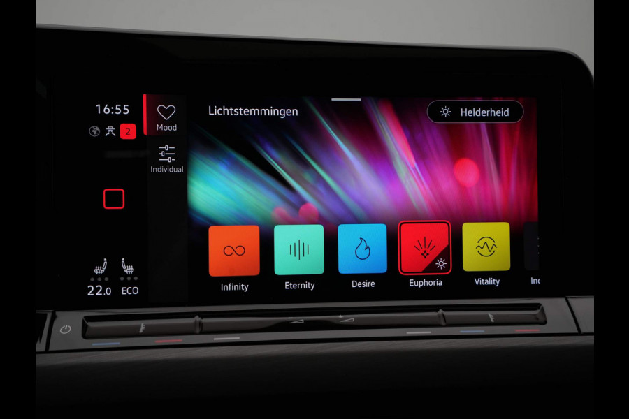 Volkswagen Golf 1.4 eHybrid 204pk Style Panorama Navigatie Camera Massage Demo RV