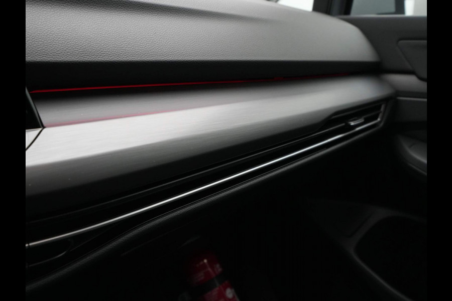 Volkswagen Golf 1.4 eHybrid 204pk Style Panorama Navigatie Camera Massage Demo RV