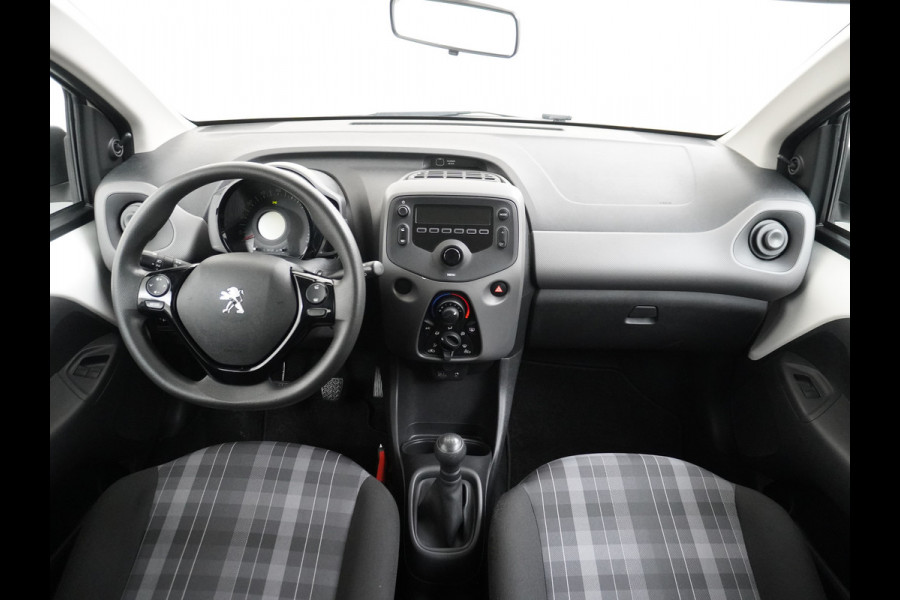 Peugeot 108 1.0I 73PK5Drs Airco Pack LED Mistlampen Premium ESP Bluetooth Centrale deurvergrendeling Afstand bediend Stuurbekrachtiging e-VT Elek.ramen ABS Volledig Peugeot Dealer Onderhouden l.b. bij 91.718km ! Zuinig + Goedkoop in de vaste lasten! Orig.NLse auto EURO6