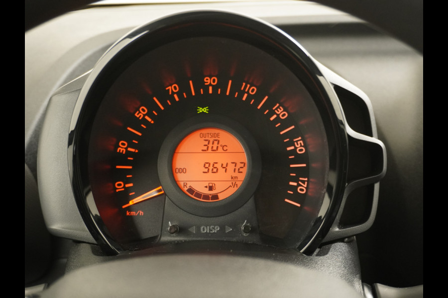 Peugeot 108 1.0I 73PK5Drs Airco Pack LED Mistlampen Premium ESP Bluetooth Centrale deurvergrendeling Afstand bediend Stuurbekrachtiging e-VT Elek.ramen ABS Volledig Peugeot Dealer Onderhouden l.b. bij 91.718km ! Zuinig + Goedkoop in de vaste lasten! Orig.NLse auto EURO6