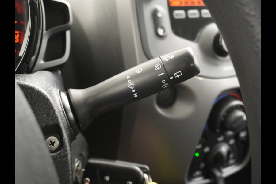 Peugeot 108 1.0I 73PK5Drs Airco Pack LED Mistlampen Premium ESP Bluetooth Centrale deurvergrendeling Afstand bediend Stuurbekrachtiging e-VT Elek.ramen ABS Volledig Peugeot Dealer Onderhouden l.b. bij 91.718km ! Zuinig + Goedkoop in de vaste lasten! Orig.NLse auto EURO6