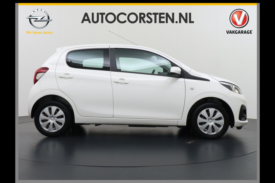 Peugeot 108 1.0I 73PK5Drs Airco Pack LED Mistlampen Premium ESP Bluetooth Centrale deurvergrendeling Afstand bediend Stuurbekrachtiging e-VT Elek.ramen ABS Volledig Peugeot Dealer Onderhouden l.b. bij 91.718km ! Zuinig + Goedkoop in de vaste lasten! Orig.NLse auto EURO6