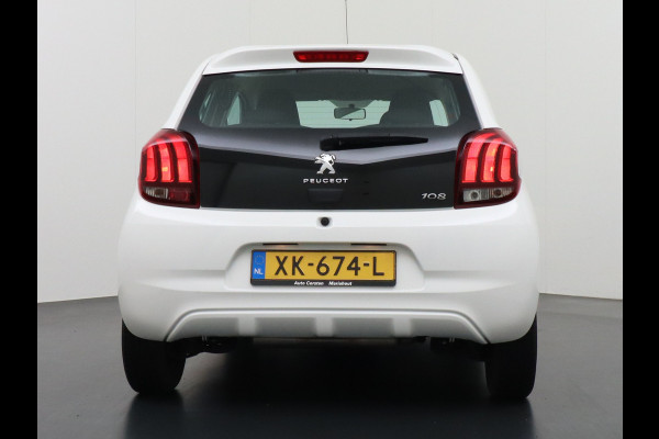 Peugeot 108 1.0I 73PK5Drs Airco Pack LED Mistlampen Premium ESP Bluetooth Centrale deurvergrendeling Afstand bediend Stuurbekrachtiging e-VT Elek.ramen ABS Volledig Peugeot Dealer Onderhouden l.b. bij 91.718km ! Zuinig + Goedkoop in de vaste lasten! Orig.NLse auto EURO6