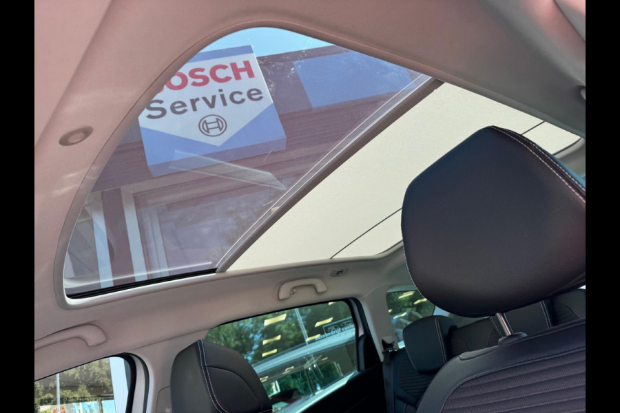 Renault Grand Scénic TCe 160 EDC Bose Pano / Head up / Groot navi / Camera / P-sensoren / Adapt cruise contr