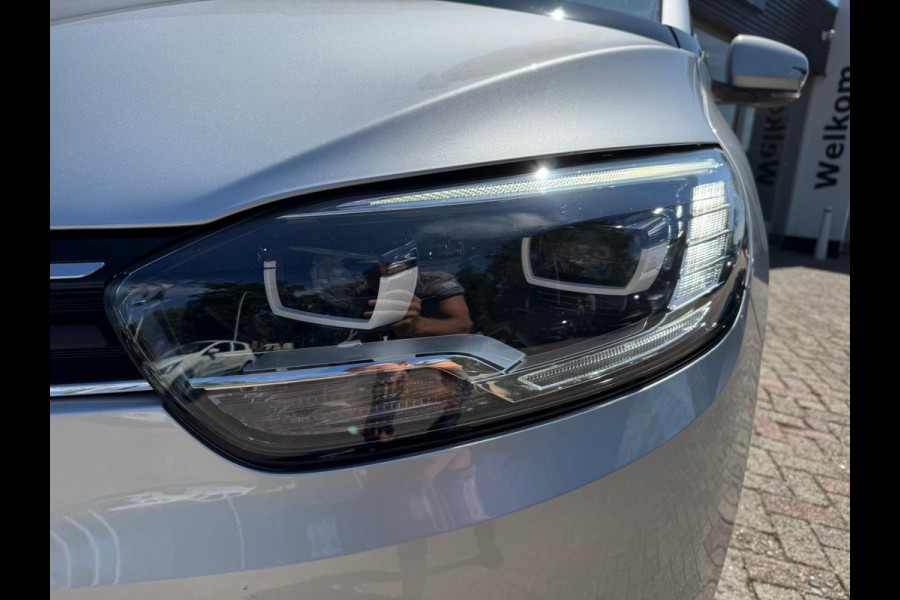 Renault Grand Scénic TCe 160 EDC Bose Pano / Head up / Groot navi / Camera / P-sensoren / Adapt cruise contr