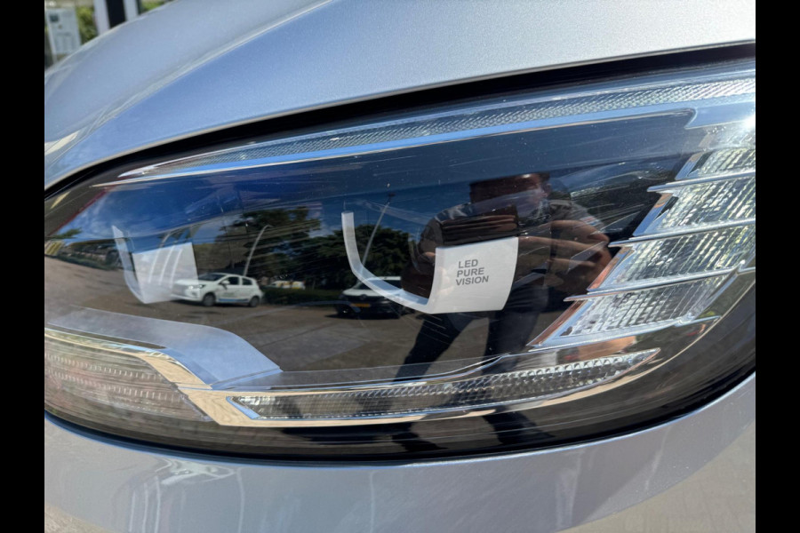 Renault Grand Scénic TCe 160 EDC Bose Pano / Head up / Groot navi / Camera / P-sensoren / Adapt cruise contr