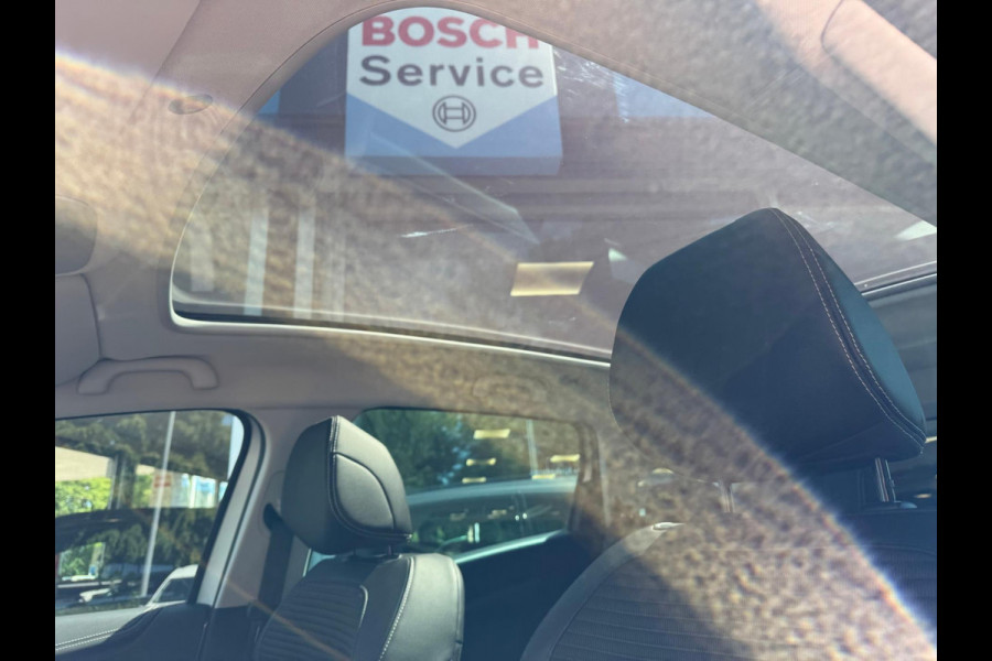 Renault Grand Scénic TCe 160 EDC Bose Pano / Head up / Groot navi / Camera / P-sensoren / Adapt cruise contr