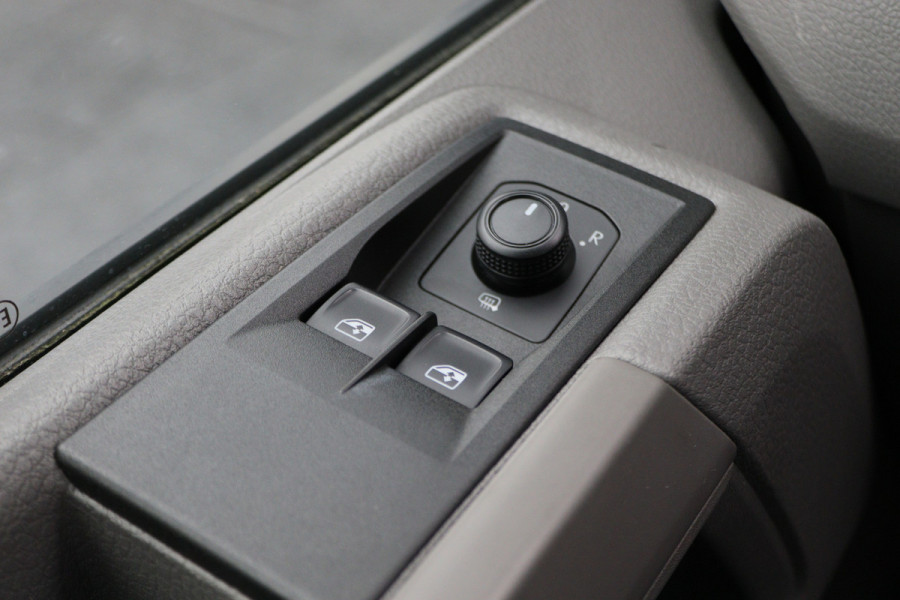 Volkswagen Crafter 35 2.0 TDI L3H2 Comfortline Airco, Cruise, Lucht Geveerde Stoel, Apple Carplay, Verwarmde Voorruit