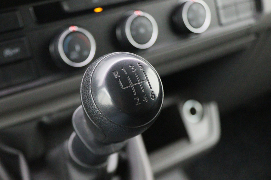 Volkswagen Crafter 35 2.0 TDI L3H2 Comfortline Airco, Cruise, Lucht Geveerde Stoel, Apple Carplay, Verwarmde Voorruit