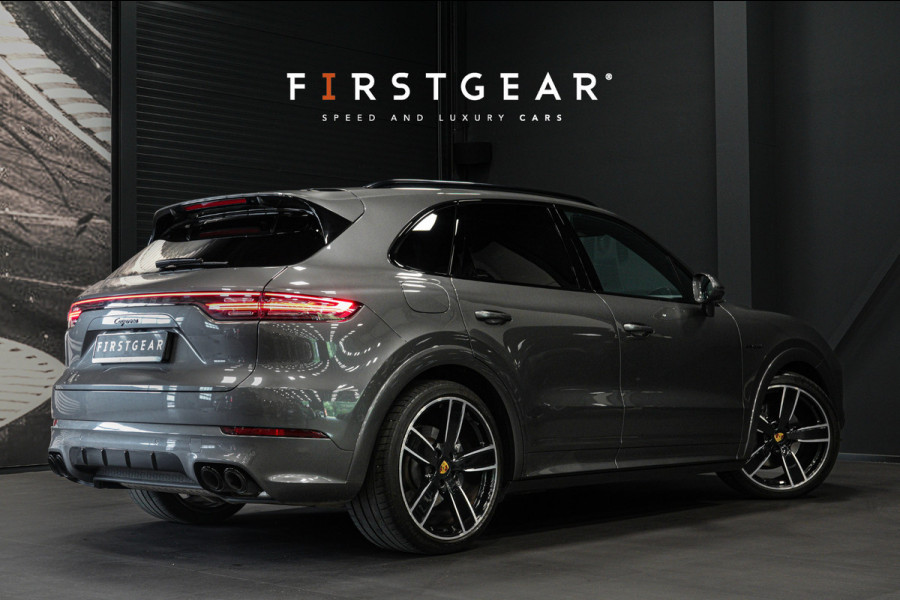 Porsche Cayenne 3.0 E-Hybrid *Sport-Chrono / PASM / Panorama / BOSE / Soft-Close / Surround-view*
