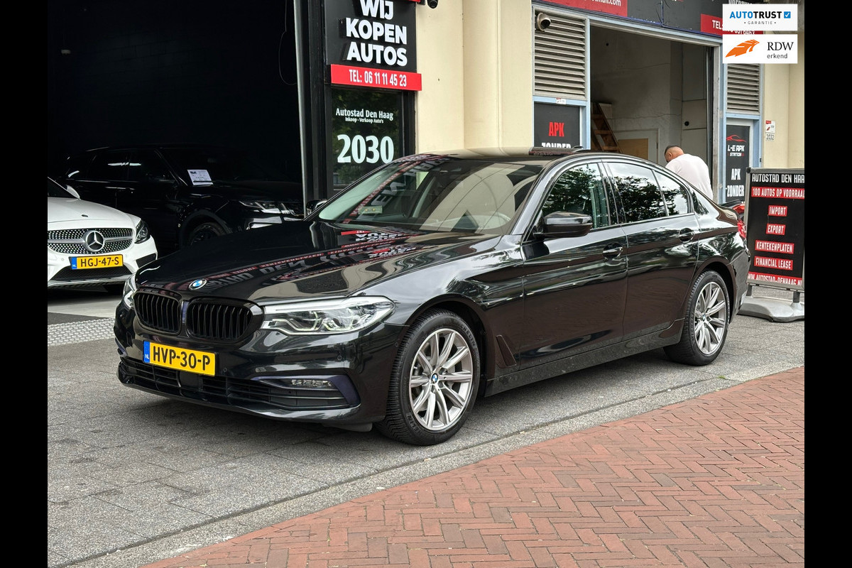 BMW 5 Serie 530i High Executive Aut Leer Navi Camera BMW 5 Serie 530i High Executive Aut Leer Navi Camera