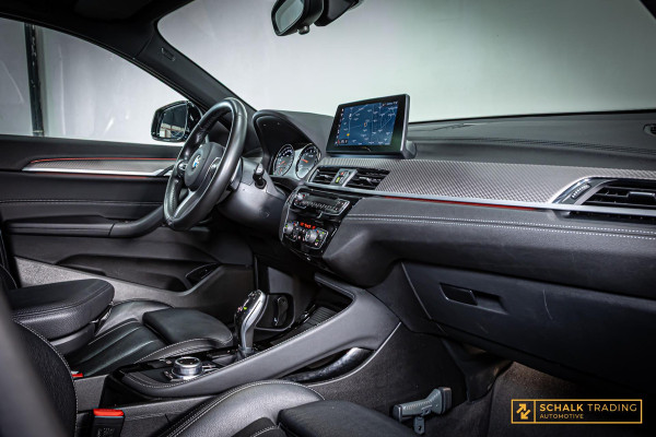 BMW X2 SDrive20i|NAP|M-sport|Pano|Trek|Cam|HUD|Dealer ond|