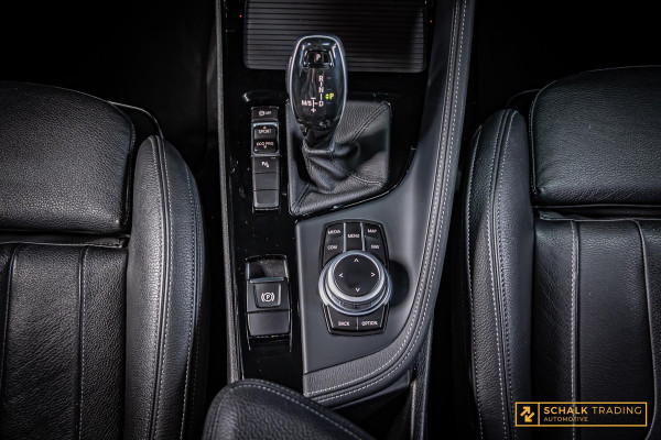 BMW X2 SDrive20i|NAP|M-sport|Pano|Trek|Cam|HUD|Dealer ond|