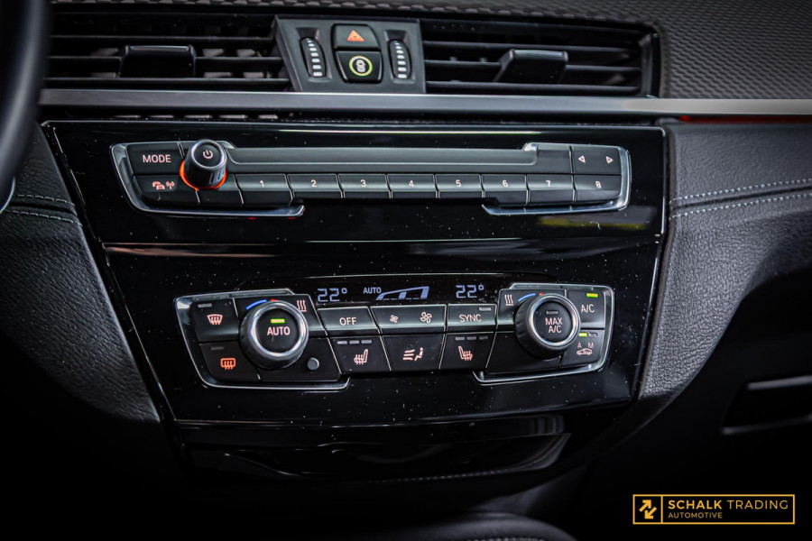 BMW X2 SDrive20i|NAP|M-sport|Pano|Trek|Cam|HUD|Dealer ond|