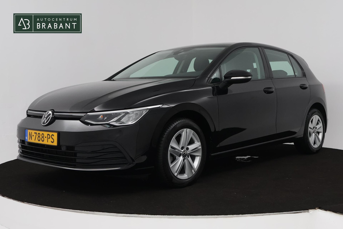 Volkswagen Golf 1.0 TSI Life (PARKEERSENSOREN, CAMERA, SFEER, CRUISE CONTROL ADAPTIEF, PARKEERSENSOREN, NAVIGATIE, NL-AUTO) Volkswagen Golf 1.0 TSI Life (PARKEERSENSOREN, CAMERA, SFEER, CRUISE CONTROL ADAPTIEF, PARKEERSENSOREN, NAVIGATIE, NL-AUTO)