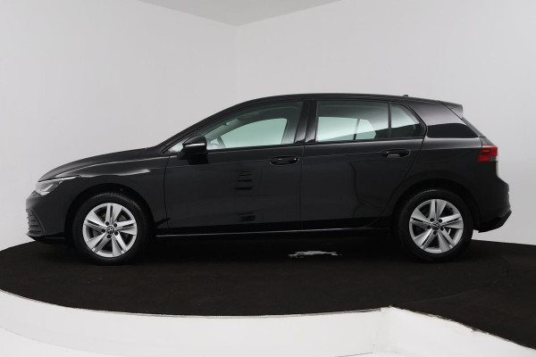 Volkswagen Golf 1.0 TSI Life (PARKEERSENSOREN, CAMERA, SFEER, CRUISE CONTROL ADAPTIEF, PARKEERSENSOREN, NAVIGATIE, NL-AUTO)