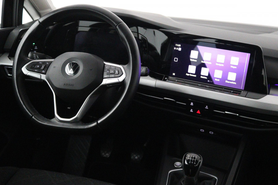 Volkswagen Golf 1.0 TSI Life (PARKEERSENSOREN, CAMERA, SFEER, CRUISE CONTROL ADAPTIEF, PARKEERSENSOREN, NAVIGATIE, NL-AUTO)