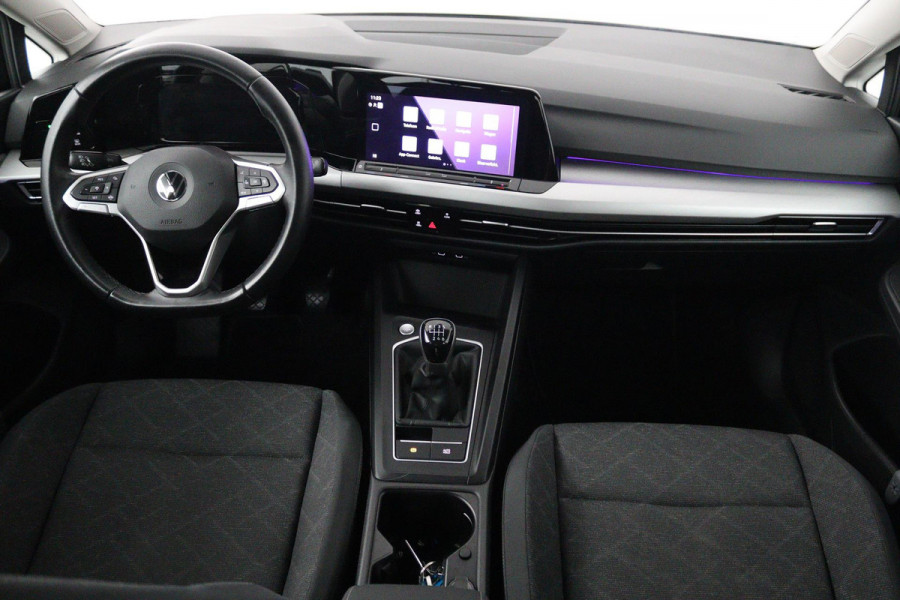 Volkswagen Golf 1.0 TSI Life (PARKEERSENSOREN, CAMERA, SFEER, CRUISE CONTROL ADAPTIEF, PARKEERSENSOREN, NAVIGATIE, NL-AUTO)
